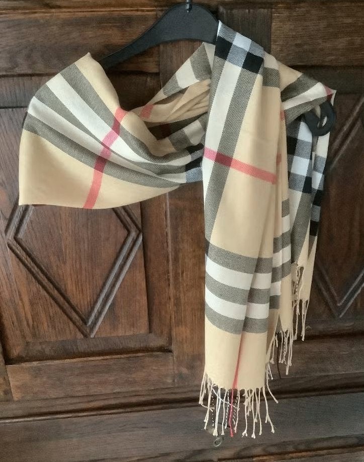 Geruite wit-beige sjaal, shawl, das met franjes; NIEUW, Ophalen of Verzenden, Nieuw, Maat 38/40 (M), Sjaal