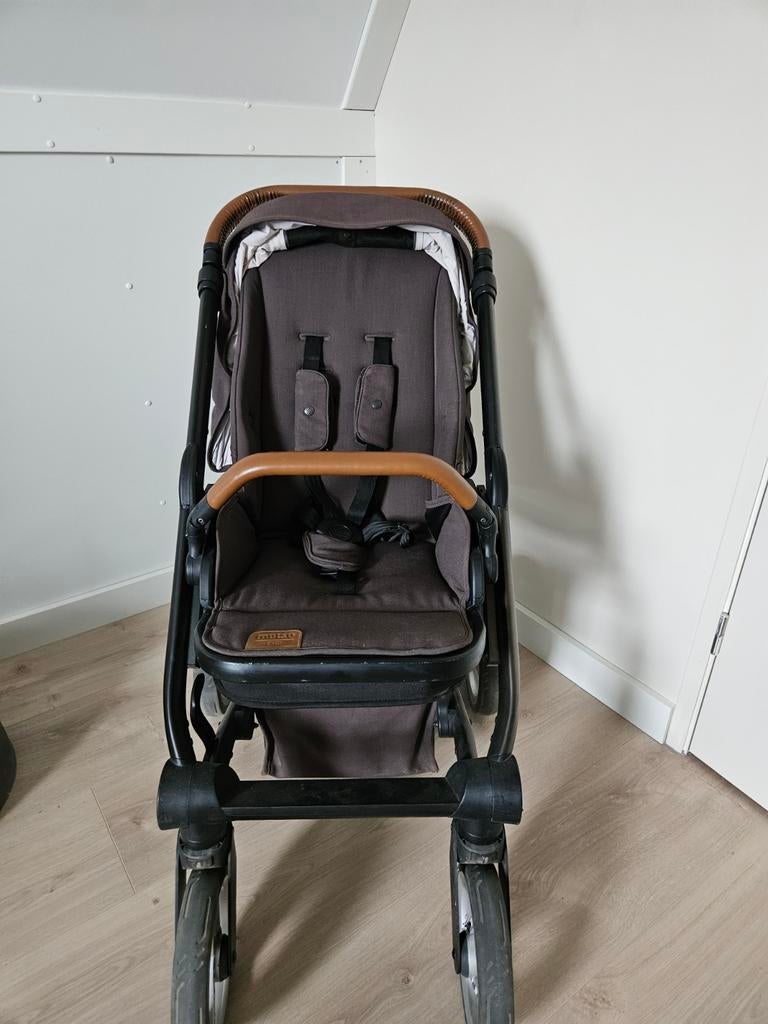 Mutsy Nio kinderwagen met reiswieg COMPLEET, Ophalen, Voetenzak
