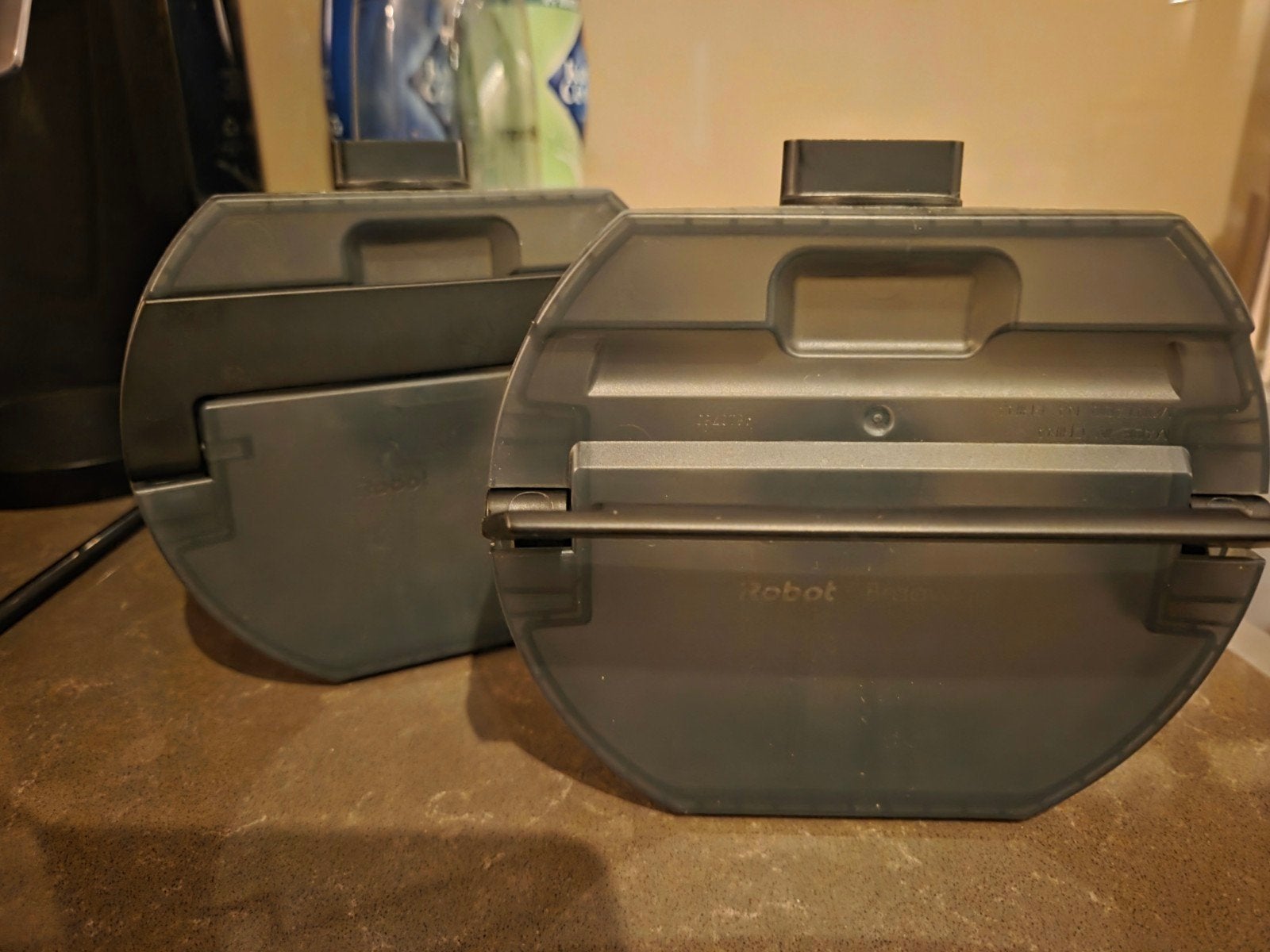 iRobot Braava Jet waterreservoir (2 stuks), Gebruikt, IRobot, Dweilfunctie, Ophalen of Verzenden
