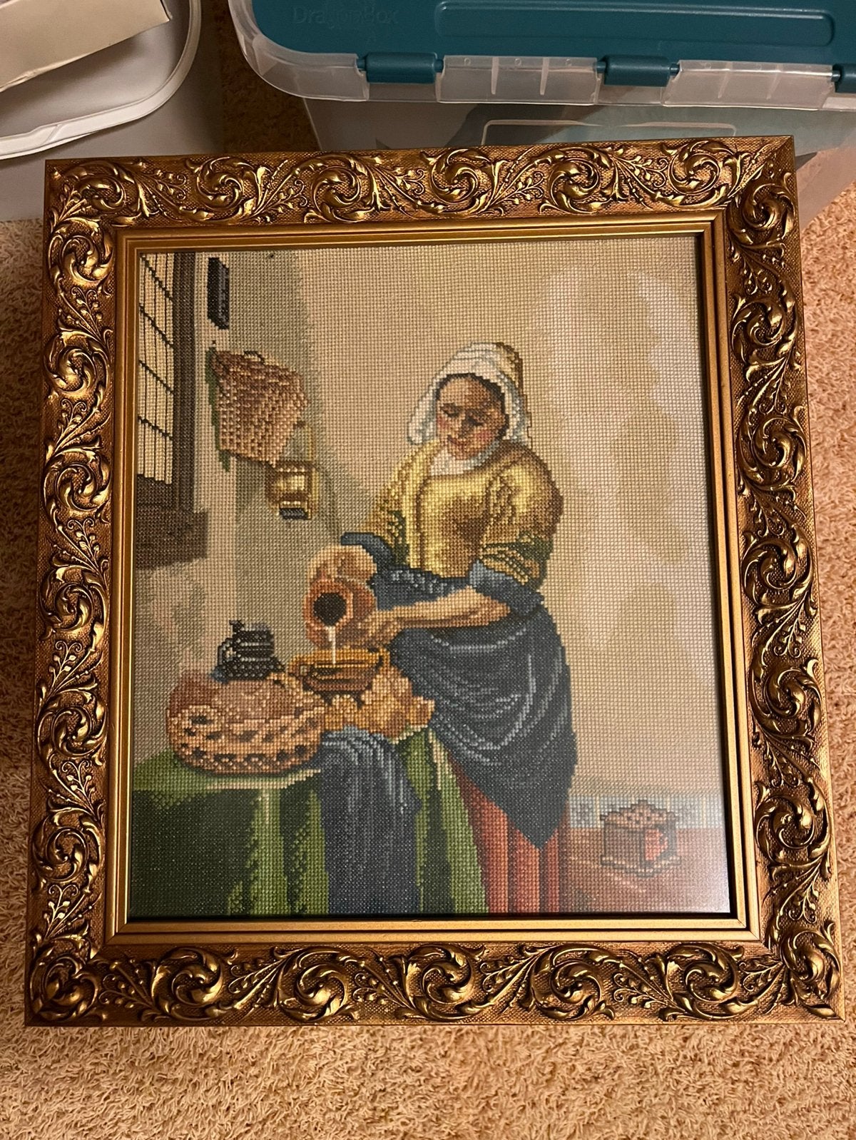 Antiek/vintage geborduurd MELKMEISJE met lijst 36x40, Ophalen of Verzenden, Oud hollands, Portret of Personen