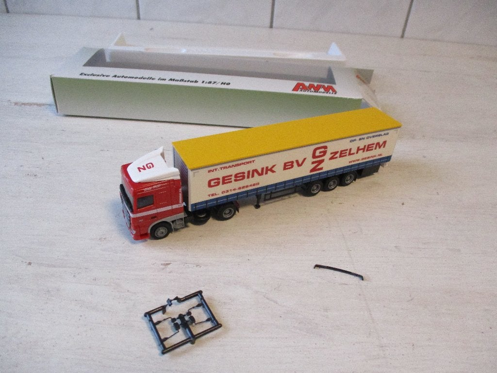 AWM Daf Gesink Zelhem met Zeiloplegger Schaal 1:87, Ophalen of Verzenden, Nieuw, Bus of Vrachtwagen, AWM
