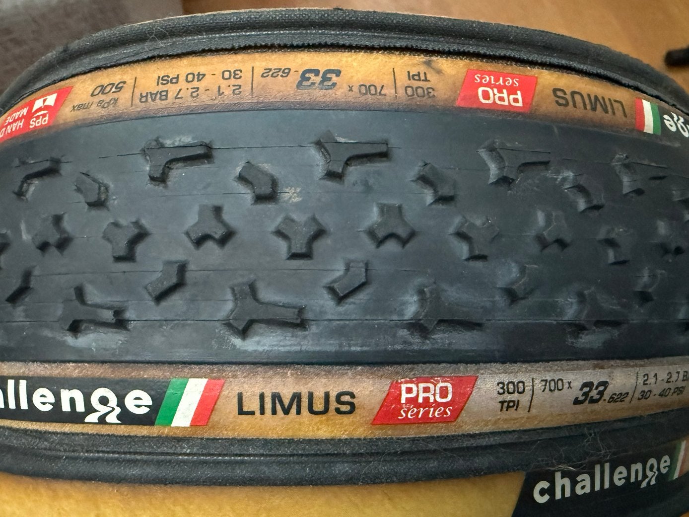 Limus Challenge Pro Series Cyclocross Band 700x33, Fietsen en Brommers, Fietsonderdelen, Band, Ophalen of Verzenden, Zo goed als nieuw