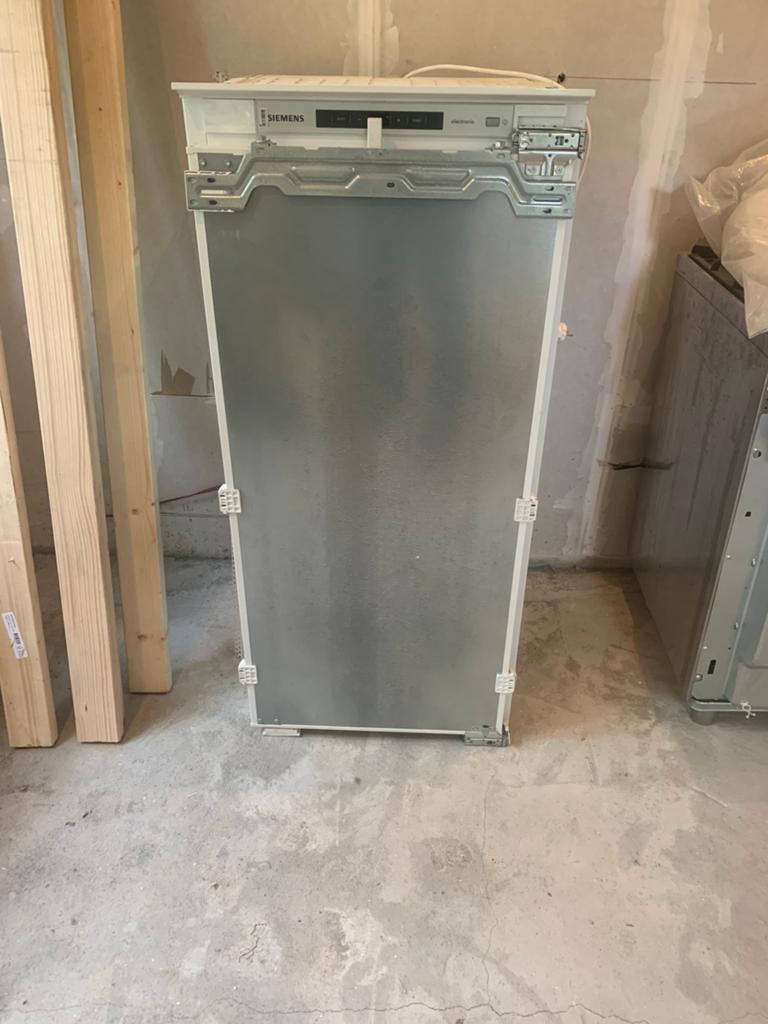 Siemens inbouwkoelkast 122x56 A++, Ophalen, Zonder vriesvak, 120 tot 140 cm, 200 liter of meer