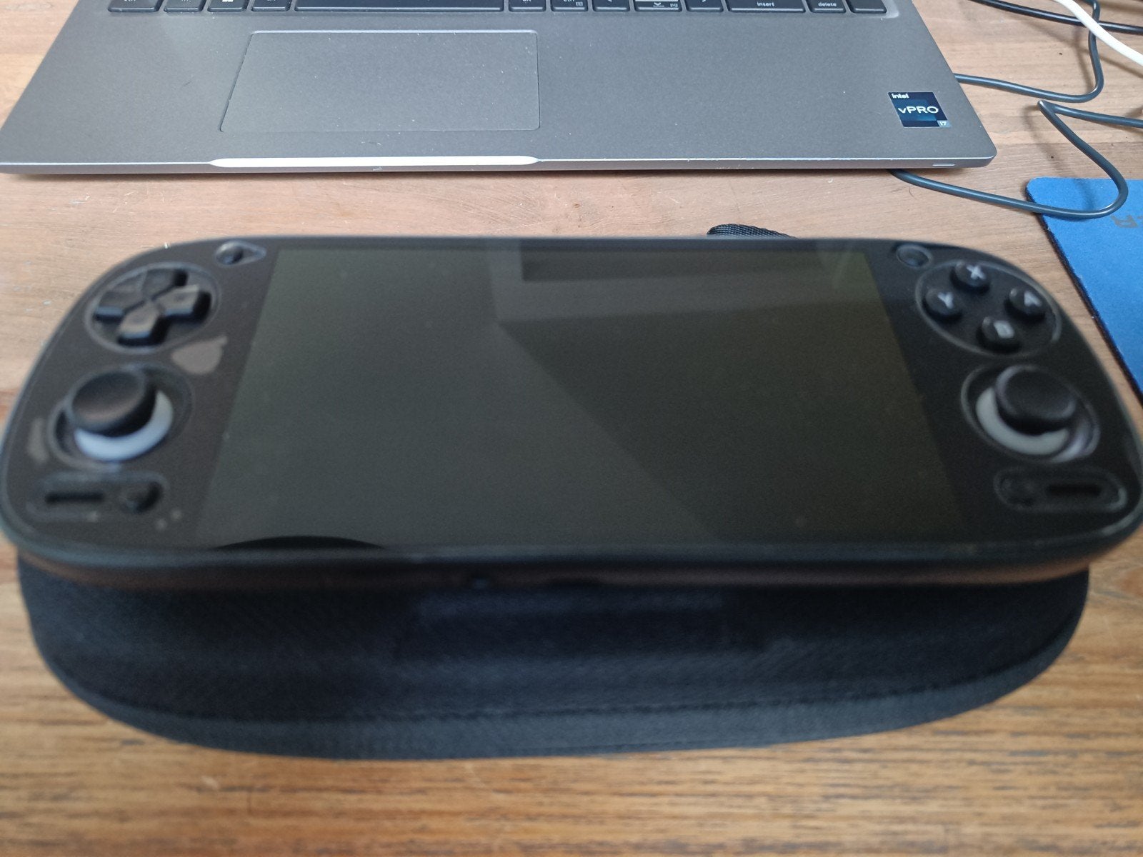 te koop: Retroid Pocket 5 + hoes + screenprotector, Ophalen, Zo goed als nieuw