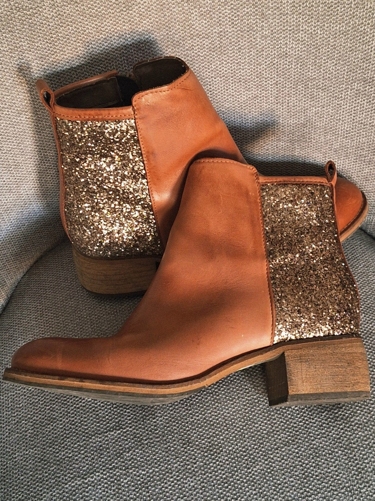 zgan ❤️ Bruinleder Enkel laarsje 39 , goud glitter accent, Bruin, Ophalen of Verzenden, Zo goed als nieuw, Lage of Enkellaarzen