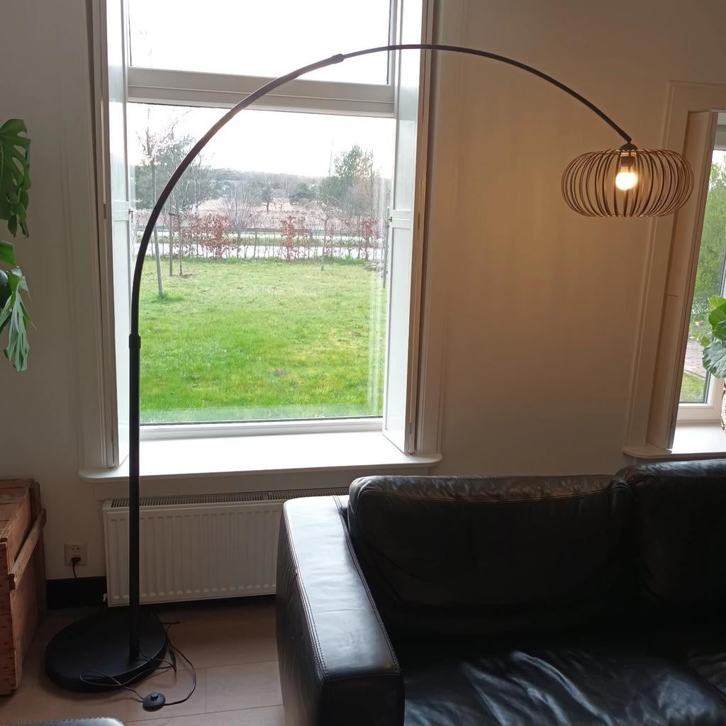 Booglamp met metalen kap - Modern design, Huis en Inrichting, Lampen | Vloerlampen, Ophalen, Gebruikt, Metaal, Modern
