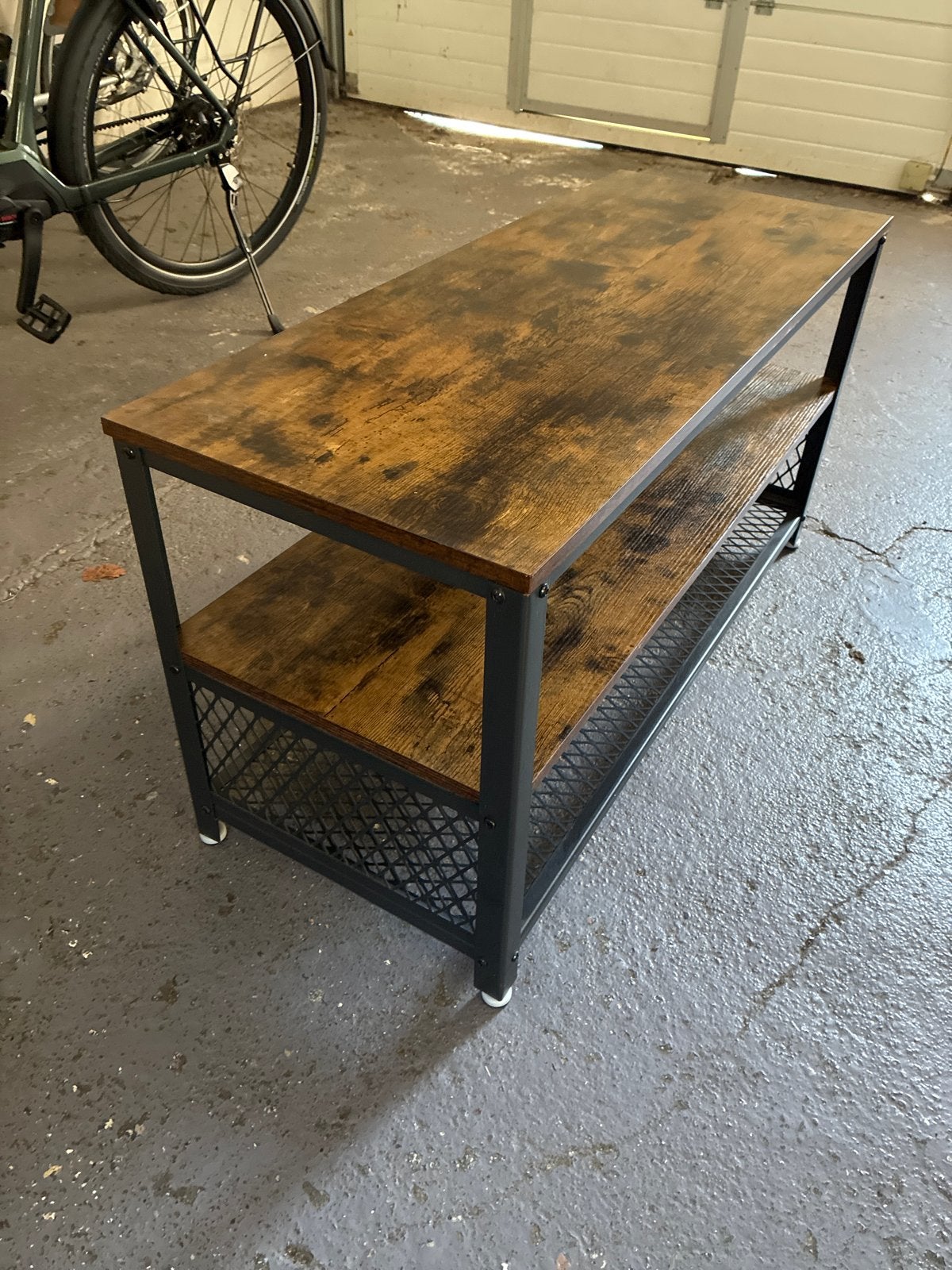 GRATIS! Industriële salontafel met 2 planken, Ophalen, 100 tot 150 cm, 50 tot 100 cm, Zo goed als nieuw
