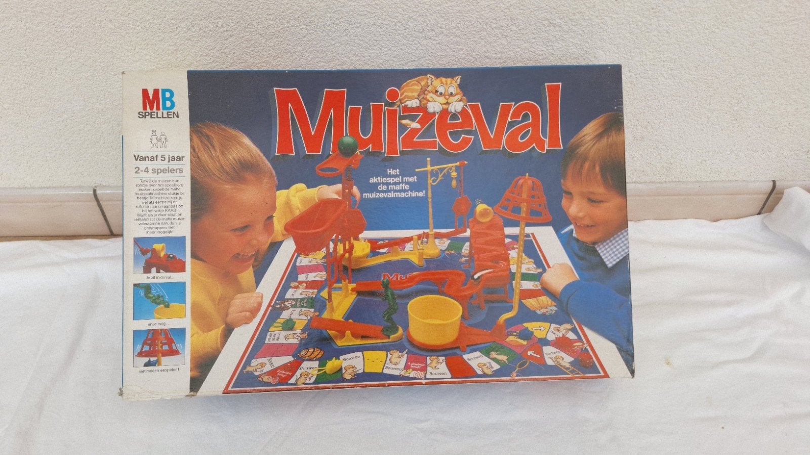 Muizeval bordspel - Klassiek actiespel voor het hele gezin, Drie of vier spelers, Ophalen of Verzenden, Gebruikt, MB Spellen