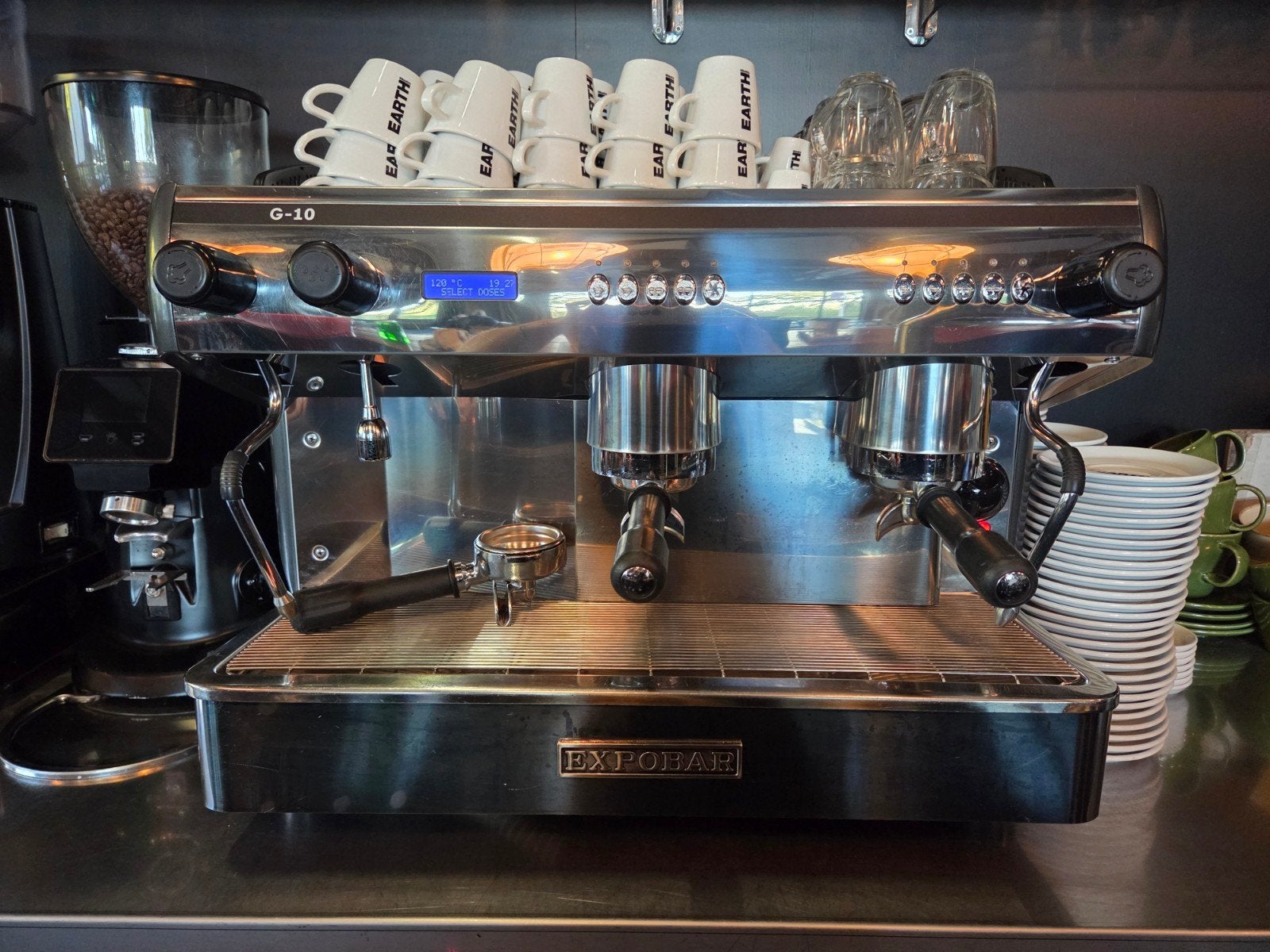 Expobar G-10 Koffiemachine met molen en uitkloplade, Witgoed en Apparatuur, Ophalen, Gebruikt, 10 kopjes of meer, Koffiemachine