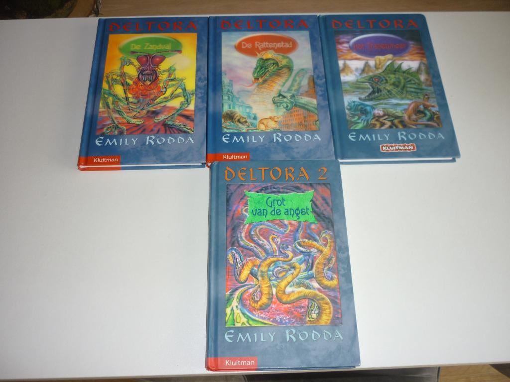 Emily Rodda: 4x Deltora (hologram uitgave), Boeken, Ophalen of Verzenden, Zo goed als nieuw, Fictie algemeen