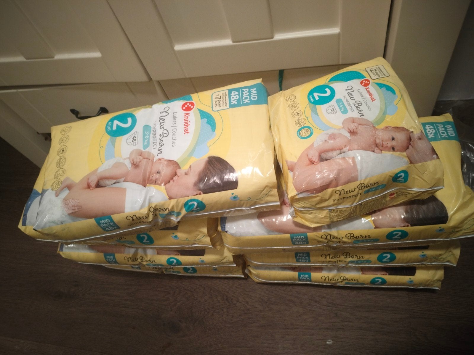 Grote voorraad Kruidvat en Huggies luiers (diverse maten), Ophalen of Verzenden, Nieuw