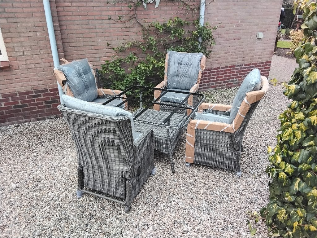 Nieuwe tuinset, Ophalen, 4 zitplaatsen, Nieuw, Wicker