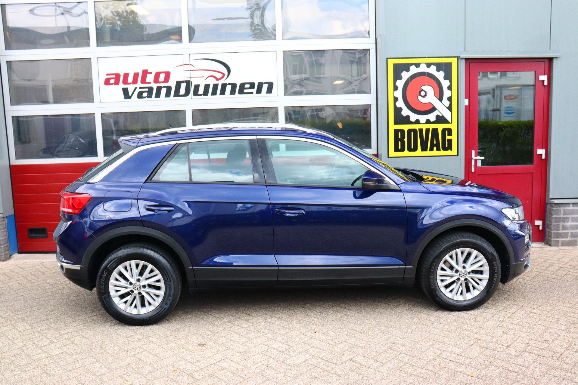 Volkswagen T-Roc 1.0 TSI Style O.a: Adaptive cruise, Navi, C, Voorwielaandrijving, Stof, Gebruikt, Met garantie (alle)