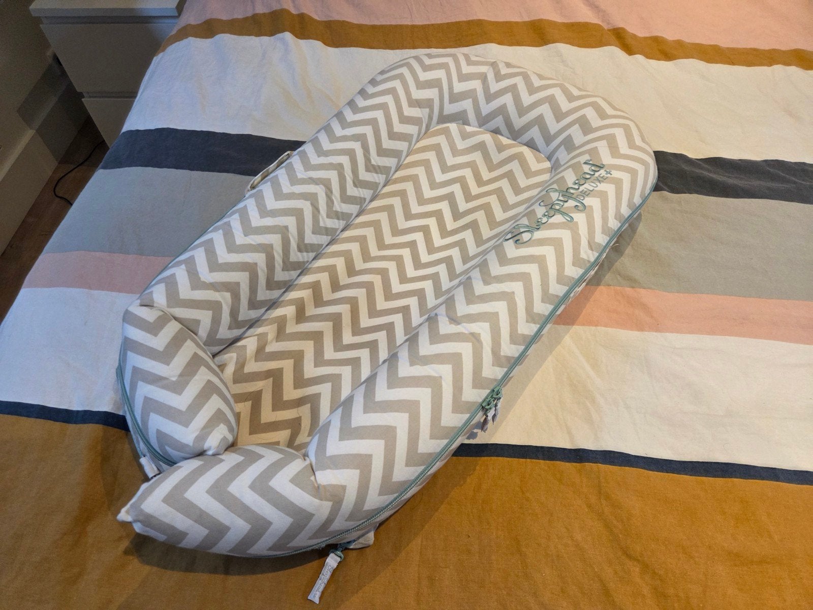 Sleepyhead Deluxe babynestje, Ophalen of Verzenden, Zo goed als nieuw, Eenpersoons, Kussen