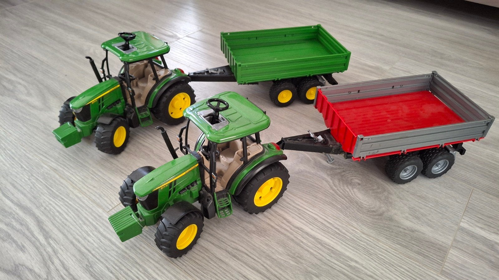 Bruder Tractoren met aanhangers - Set van 2, Ophalen, Gebruikt