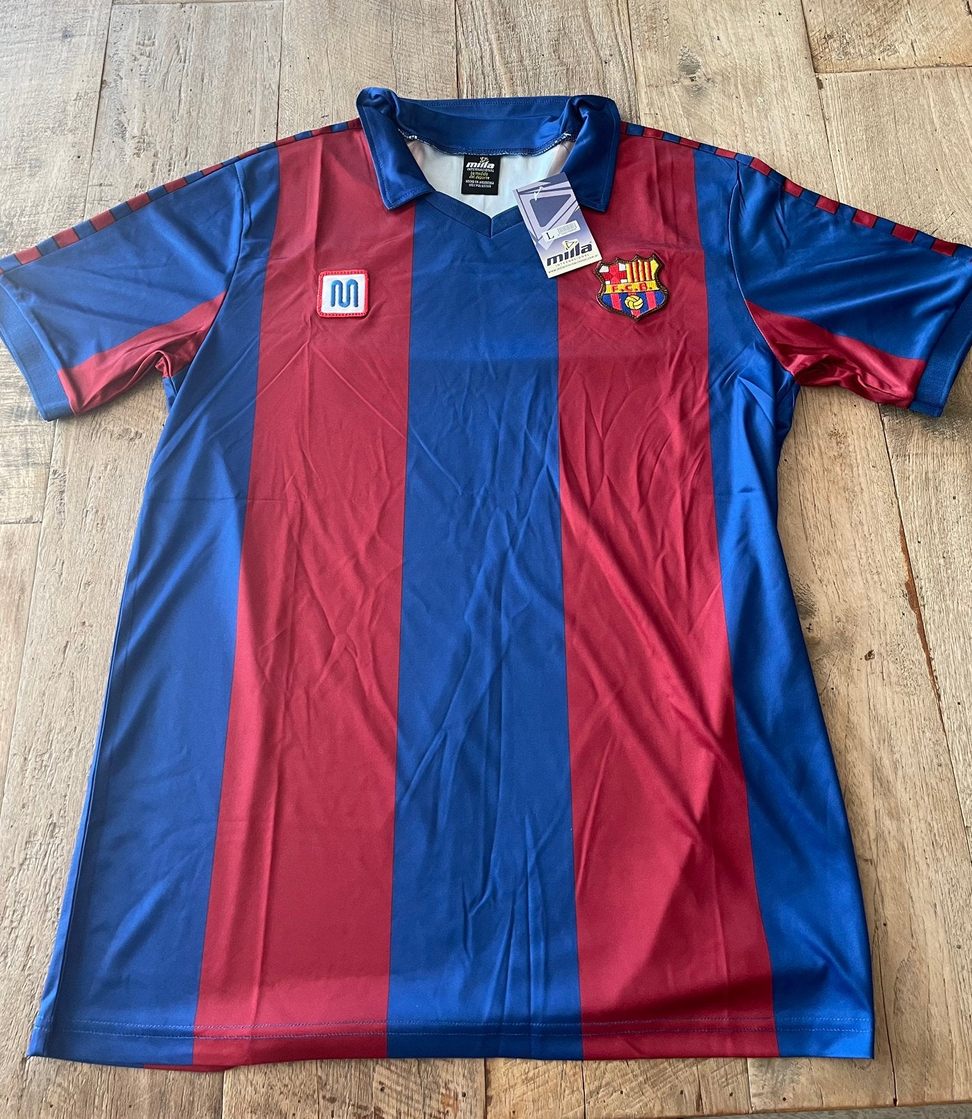 Barcelona retro shirt 1981, Sport en Fitness, Maat L, Ophalen of Verzenden, Nieuw, Shirt