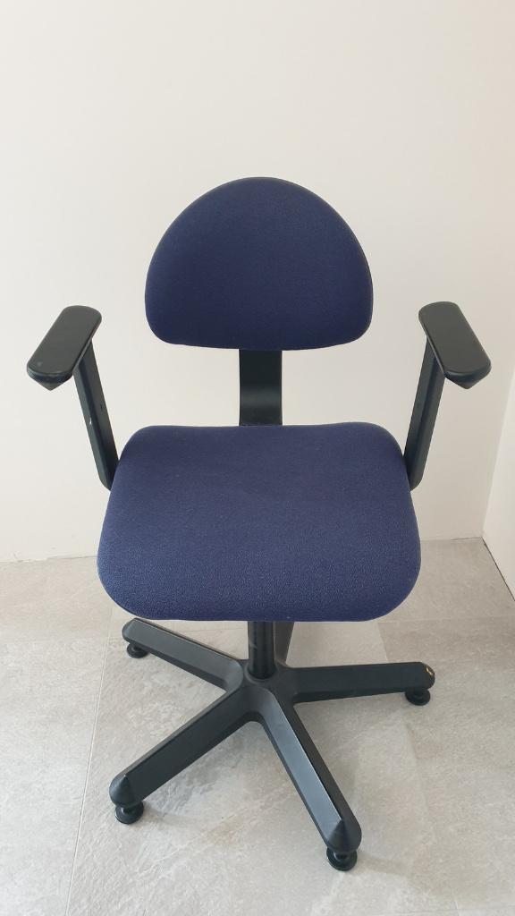 Bureaustoel IKEA, Huis en Inrichting, Bureaustoelen, Ophalen, Zo goed als nieuw, Blauw, Bureaustoel