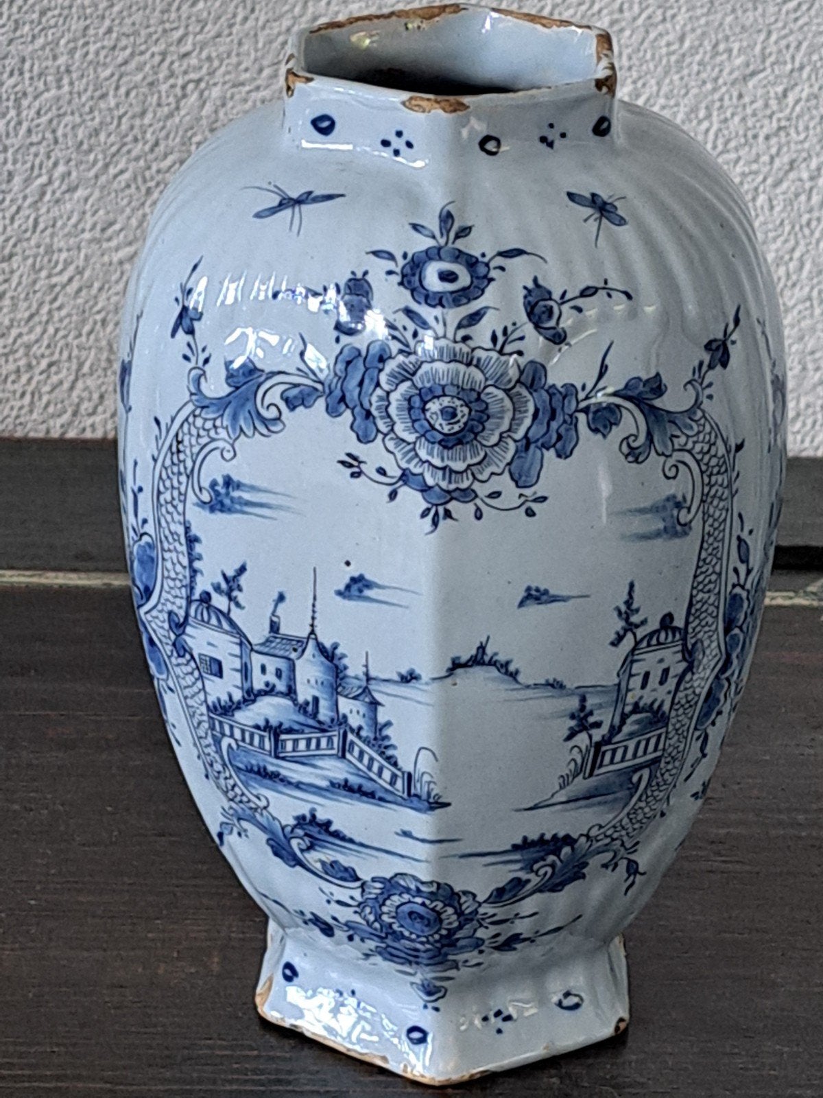 18e eeuw Delfts aardewerk vaas 21cm.  Zeer fijn beschilderd, Antiek en Kunst, Ophalen of Verzenden