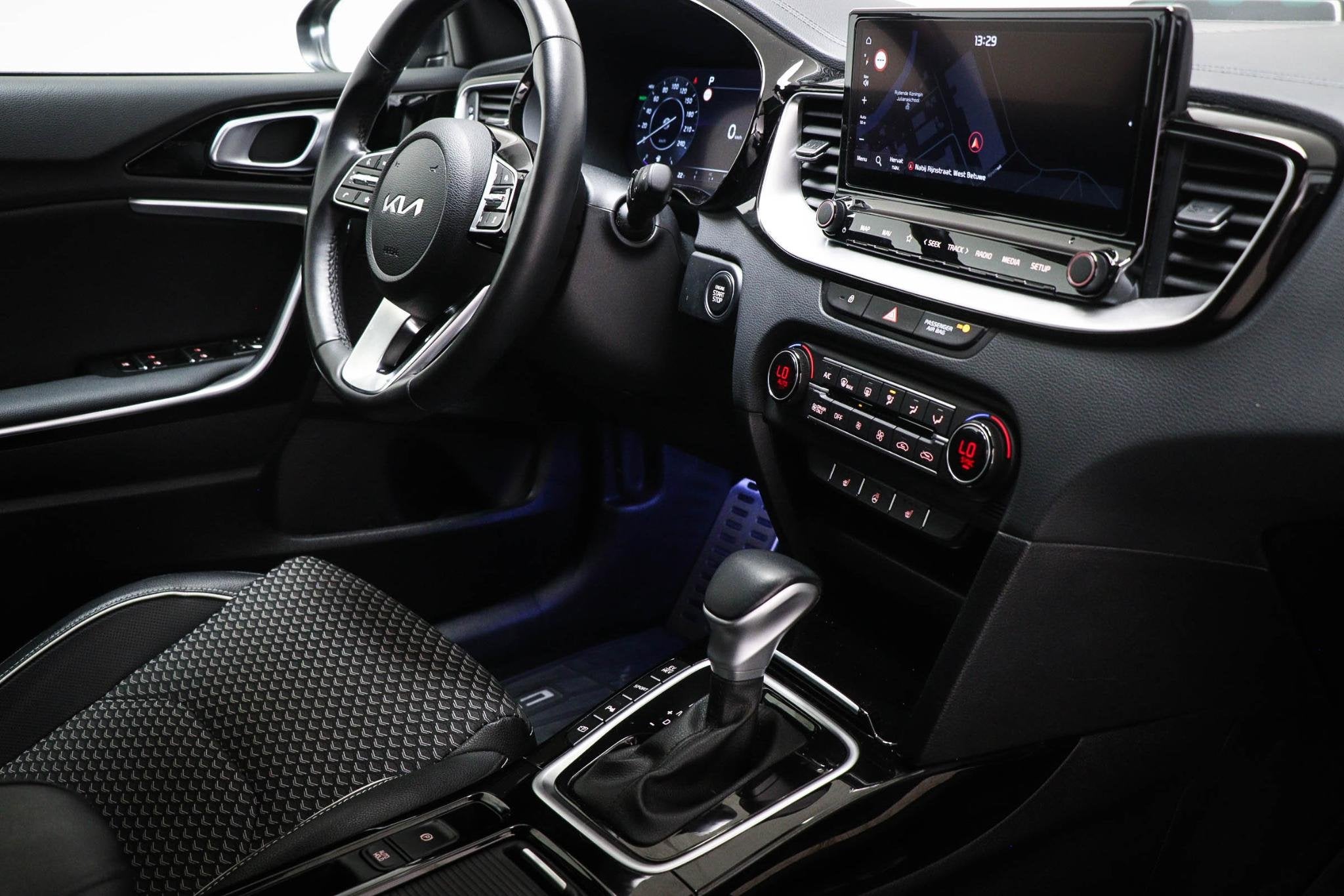 Kia Ceed Sportswagon 1.6 GDI PHEV DynamicPlusLine | CAMERA |, Auto's, Gebruikt, Leder en Stof, Plug-in hybride, Automatische klimaatregeling