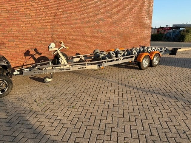 Vanclaes Gyro boot trailer 3500 KG, Watersport en Boten, Boottrailers, Ophalen, 6 tot 9 meter, Overige typen, Zo goed als nieuw