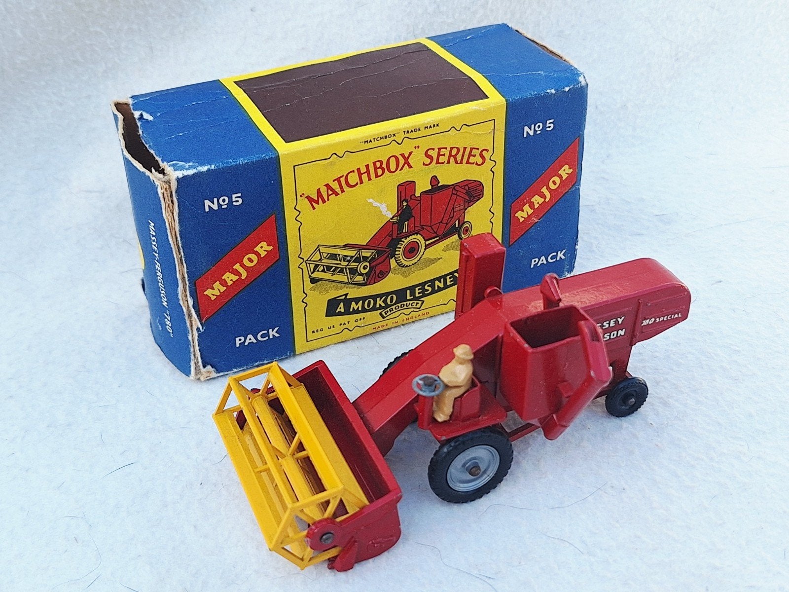 Matchbox M-5 Massey Ferguson 180 Special combine met doos, Ophalen of Verzenden, Gebruikt, Tractor of Landbouw