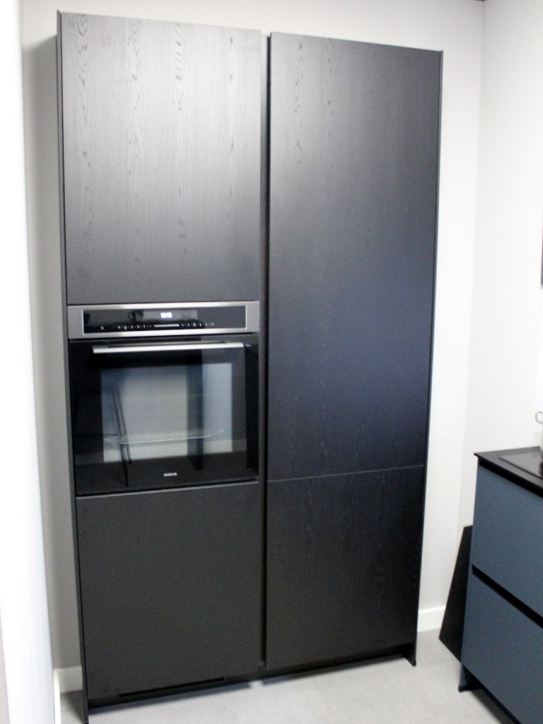 EC 5 Moderne zwarte eilandkeuken – showroommodel, Huis en Inrichting, Keuken | Complete keukens, Ophalen, Nobilia-Werke J. Stickling GmbH & Co. KG