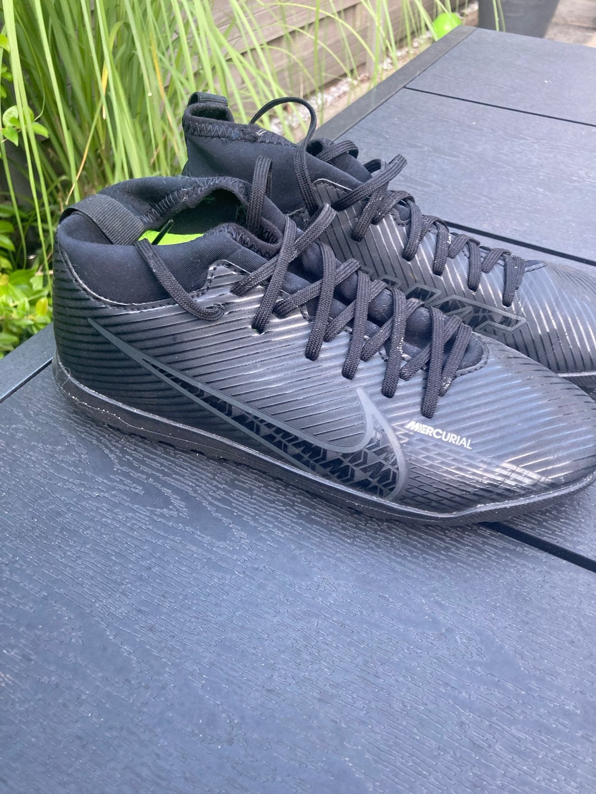 Nike Mercurial kunstgras schoenen- Zo goed als nieuw, Sport en Fitness, Maat XS of kleiner, Ophalen of Verzenden, Zo goed als nieuw