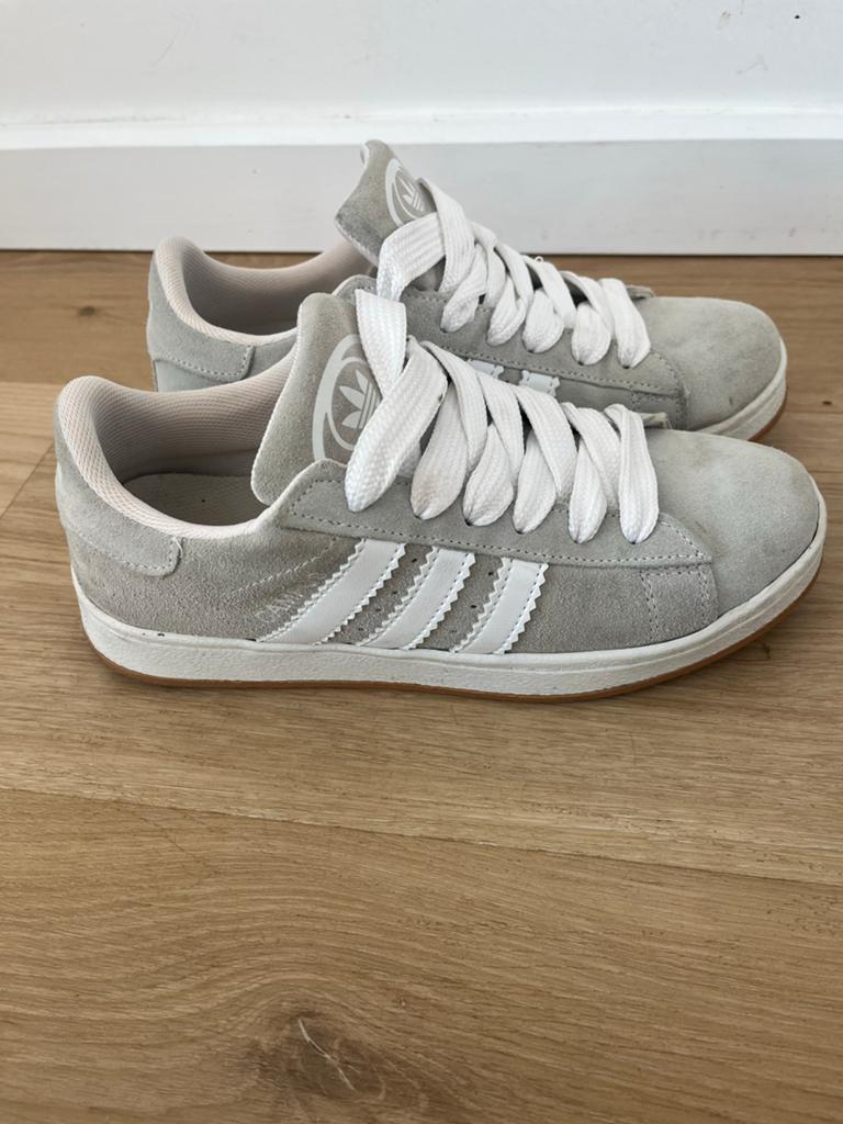 Grijze suède sneakers dames maat 38, Ophalen of Verzenden, Gedragen, Grijs, Sneakers of Gympen