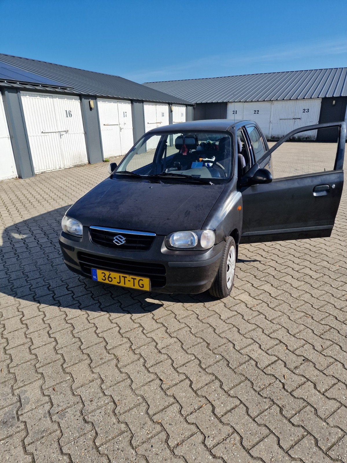 Suzuki Alto 1.1 2002 Zwart handgeschakeld, Ophalen