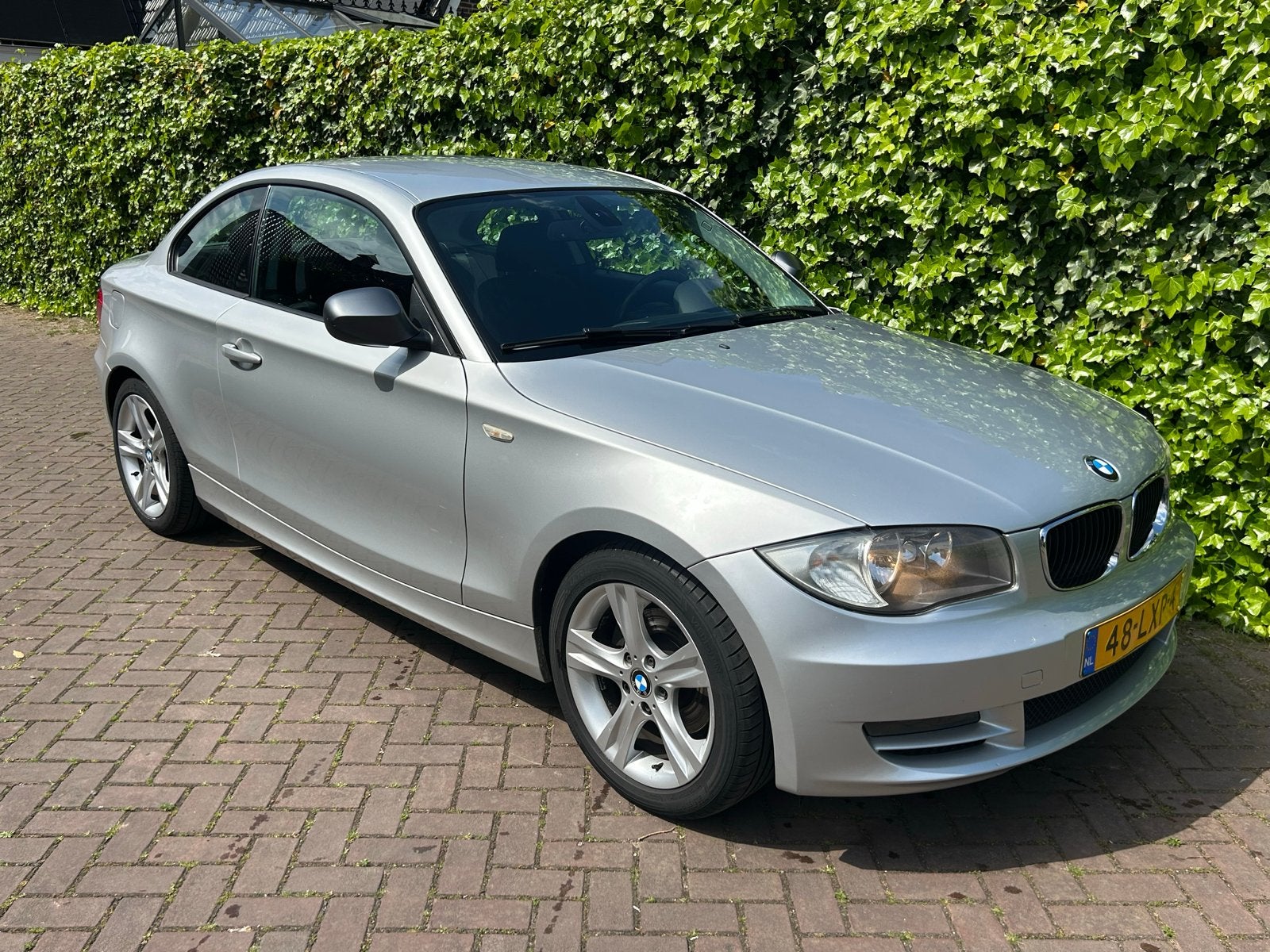 Origineel NL BMW 120I Coupe 2010 APK tot 08/27, Auto's, BMW, 1-Serie, 1995 cc, 4 cilinders, 4 stoelen
