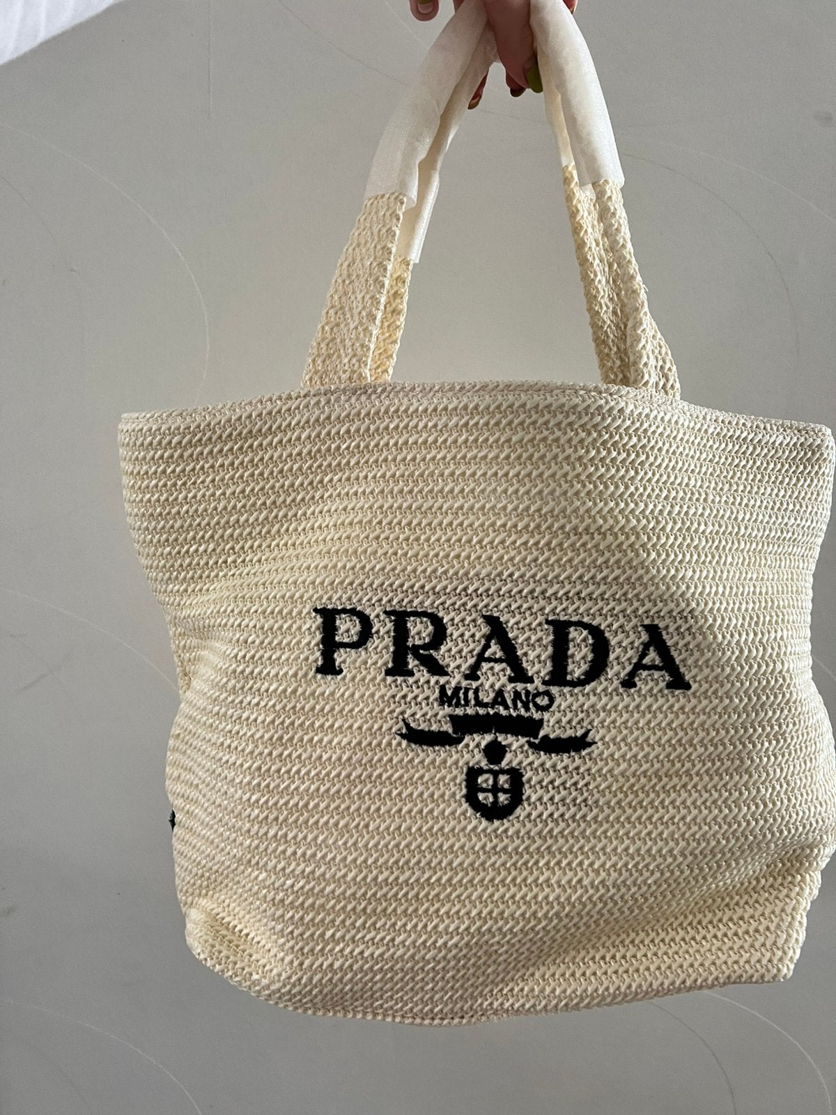 Prada Raffia Tote Bag, Sieraden, Tassen en Uiterlijk, Tassen | Damestassen, Ophalen of Verzenden