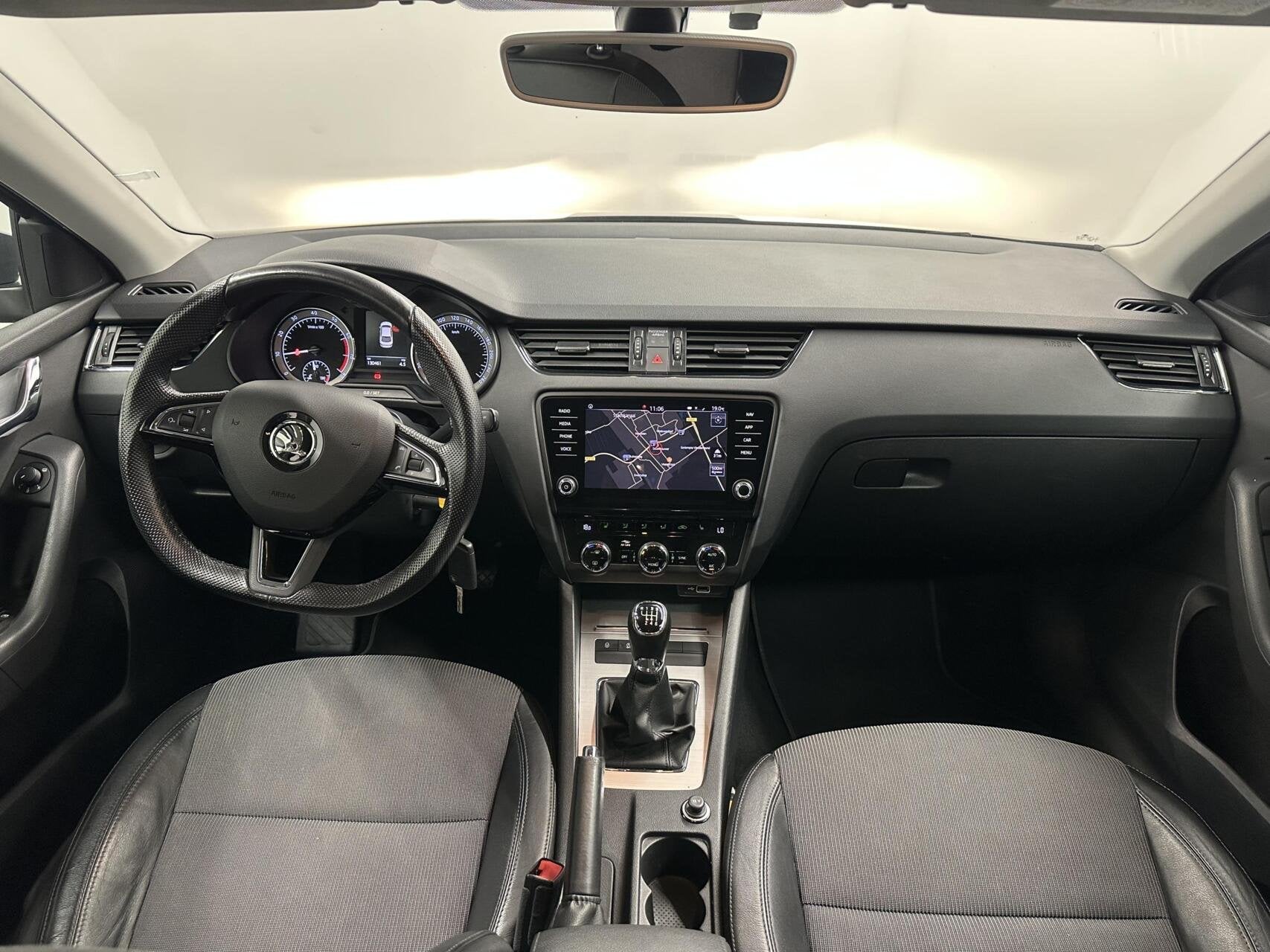 Skoda Octavia 1.0 TSI Greentech Ambition Business NAVI ECC C, Gebruikt, Euro 6, Met garantie (alle), 49 €/maand