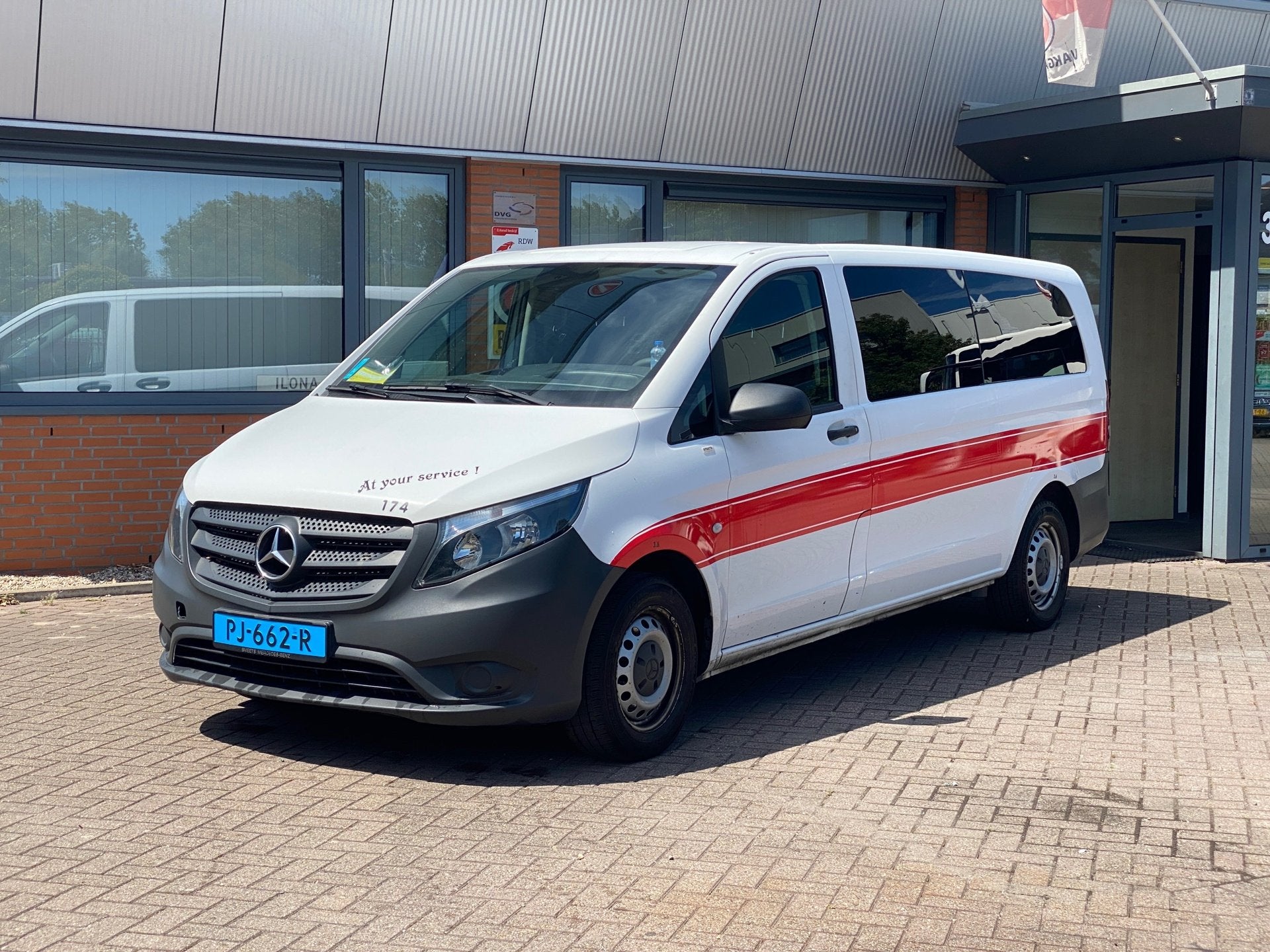 Mercedes-Benz Vito Tourer 109 BlueTEC Base Extra Lang, Auto's, Mercedes-Benz, Voorwielaandrijving, Gebruikt, 255 €/maand, Wit