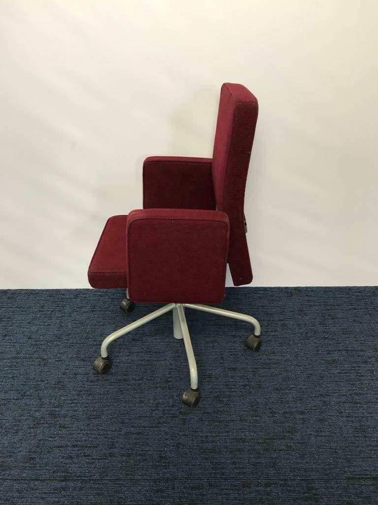 2 x Bulo Pub & club vergaderstoelen / bureaustoelen, Ophalen, Gebruikt, Twee, Stof