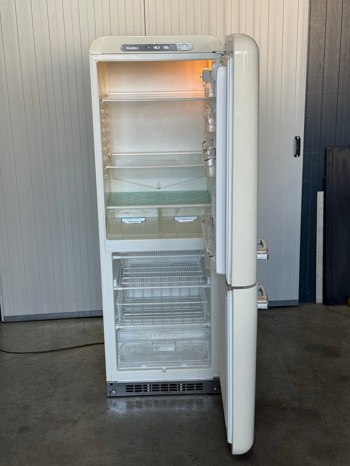 Smeg Koelkast met aparte vriezer - Crème, De laan 8, Gebruikt, 200 liter of meer, 60 cm of meer