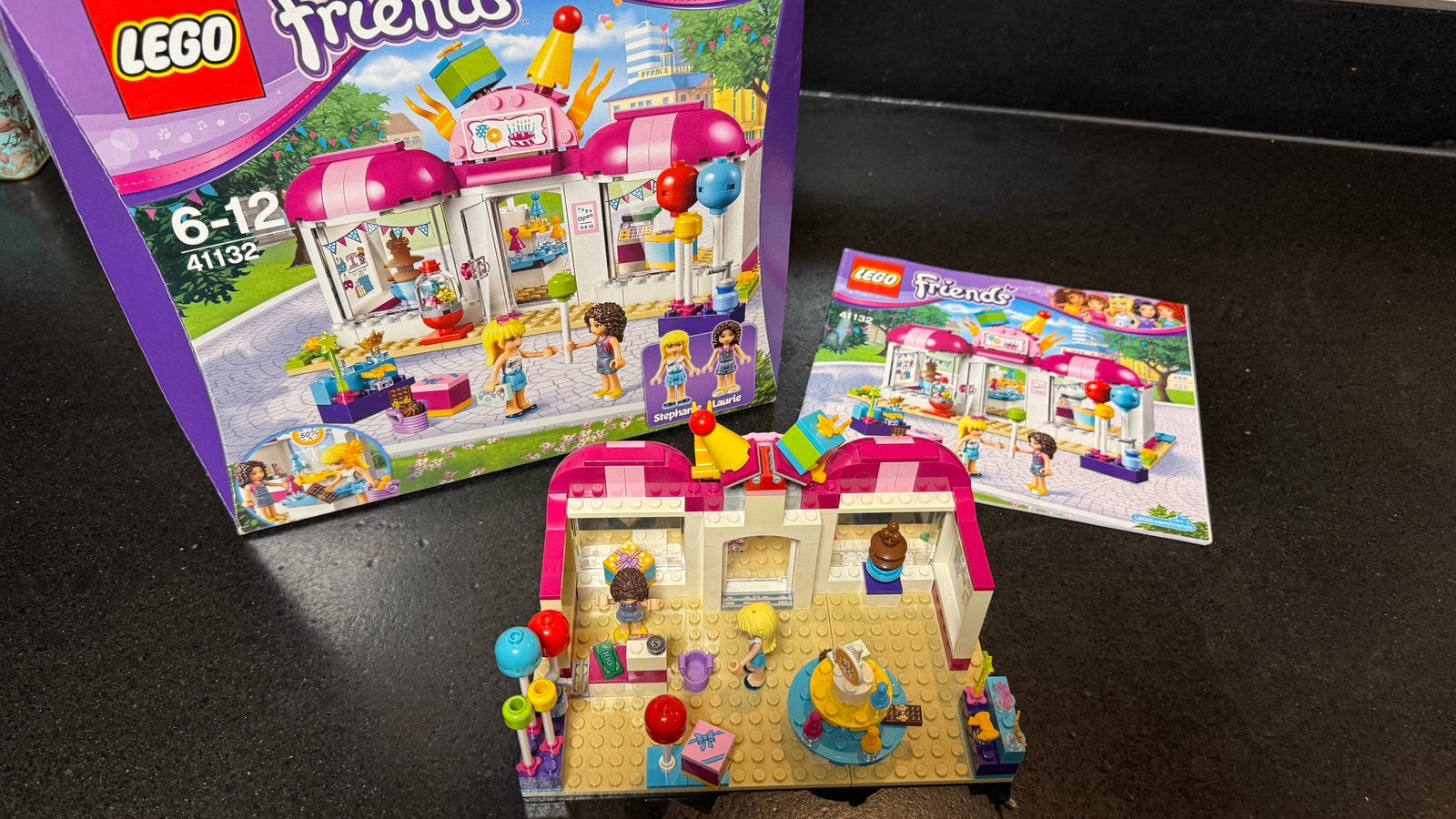 Lego Friends: Heartlake feestwinkel, Ophalen, Zo goed als nieuw