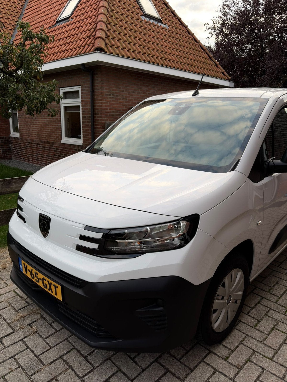 Peugeot Partner 1.5 BlueHDI L2 Airco/Cruise/Carplay/Camera, Stof, 4 cilinders, Wit, 102 pk