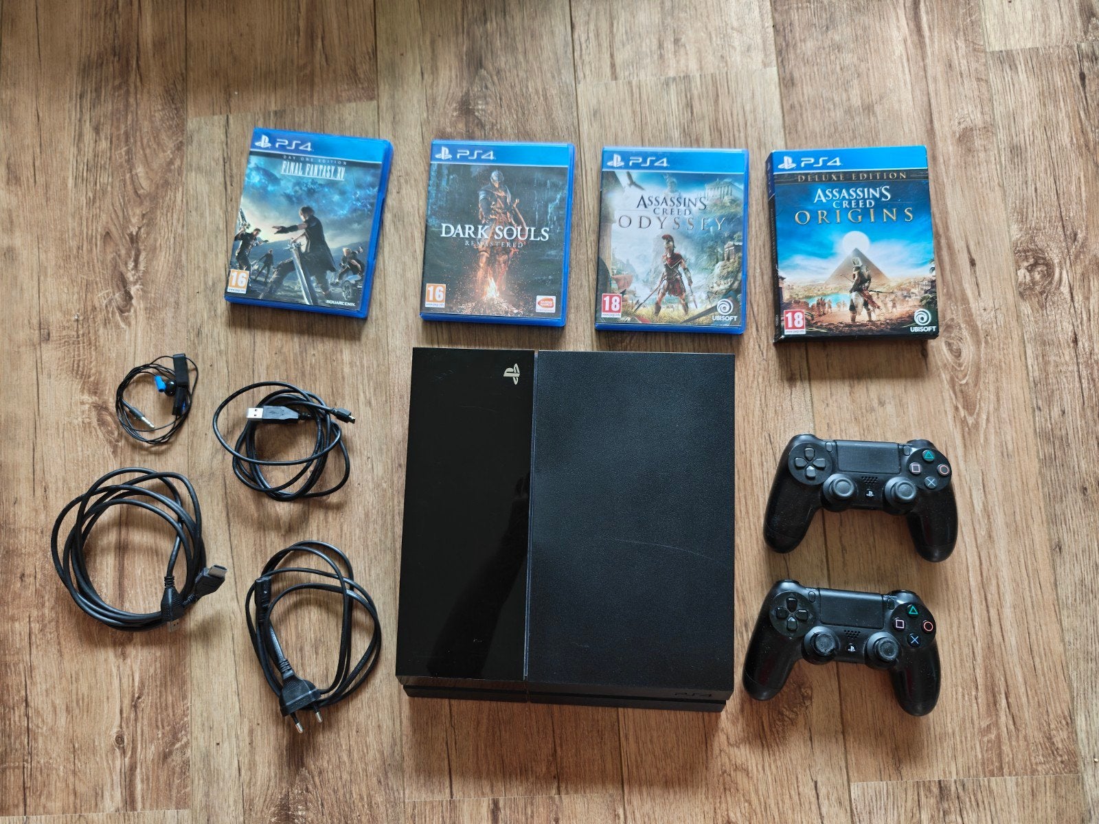 PlayStation 4 met 4 games en 2 controllers, Spelcomputers en Games, Gebruikt, Vanaf 18 jaar, 1 speler, Ophalen of Verzenden