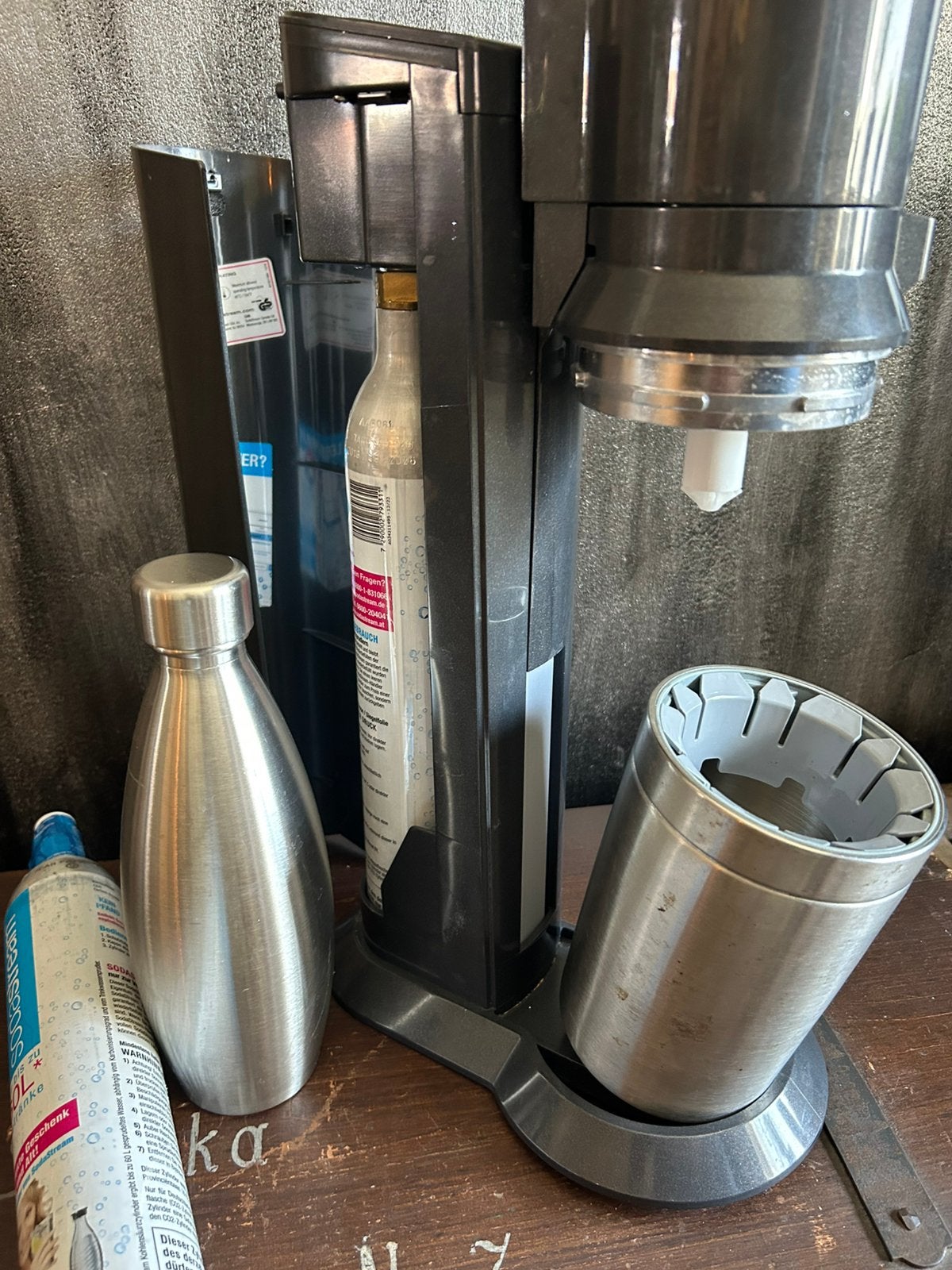 Sodastream Crystal incl. 2 cylinders + roestvrijstal fles, Ophalen, Gebruikt