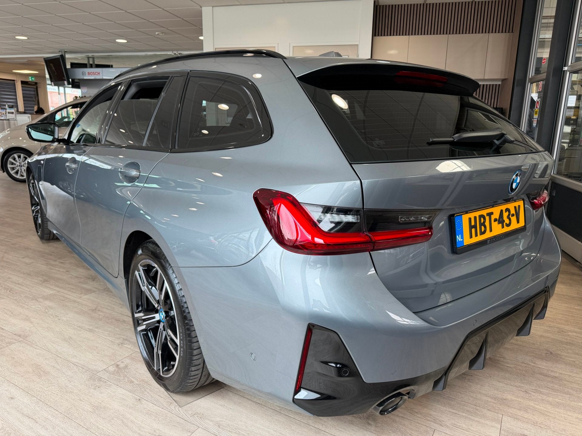 BMW 3-serie Touring 330e HYBRIDE M-Sport Pakket, 1998 cc, 4 cilinders, Plug-in hybride, Automatische klimaatregeling
