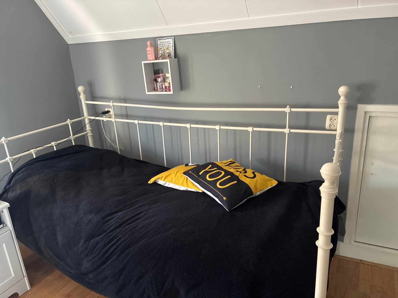 Ikea bedbank, Gebruikt, 90 cm, Eenpersoons, Wit