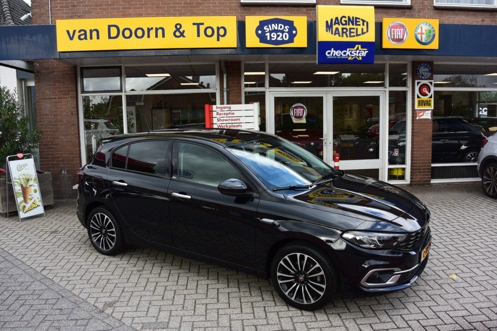 Fiat TIPO 1.0 LIFE / Bluetooth / Climate control / Cruise /, Auto's, Voorwielaandrijving, Gebruikt, Euro 6, 4 stoelen