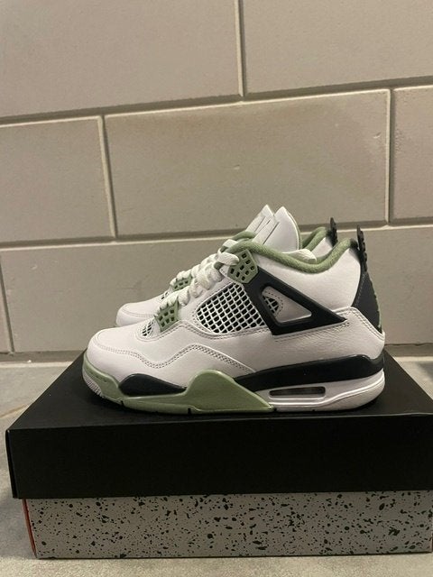 Jordan 4 Retro Seafoam - Nieuw - Maat 37.5, Kleding | Dames, Schoenen, Wit, Nieuw, Ophalen of Verzenden, Sneakers of Gympen