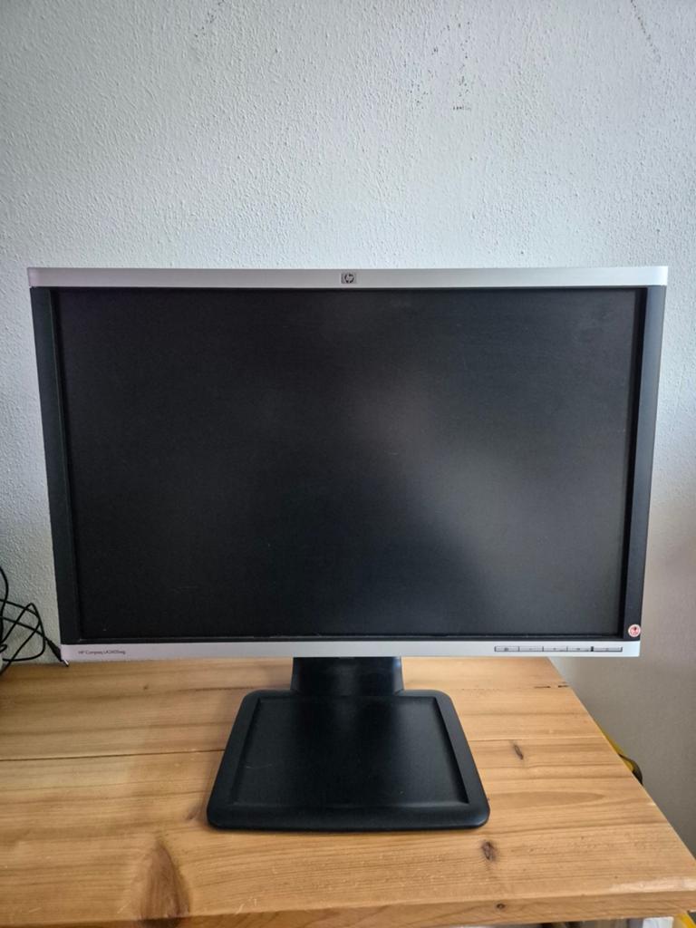 HP Compaq LA2405wg 22 inch monitor, Computers en Software, Monitoren, Gebruikt, Kantelbaar, Full HD, Ophalen of Verzenden