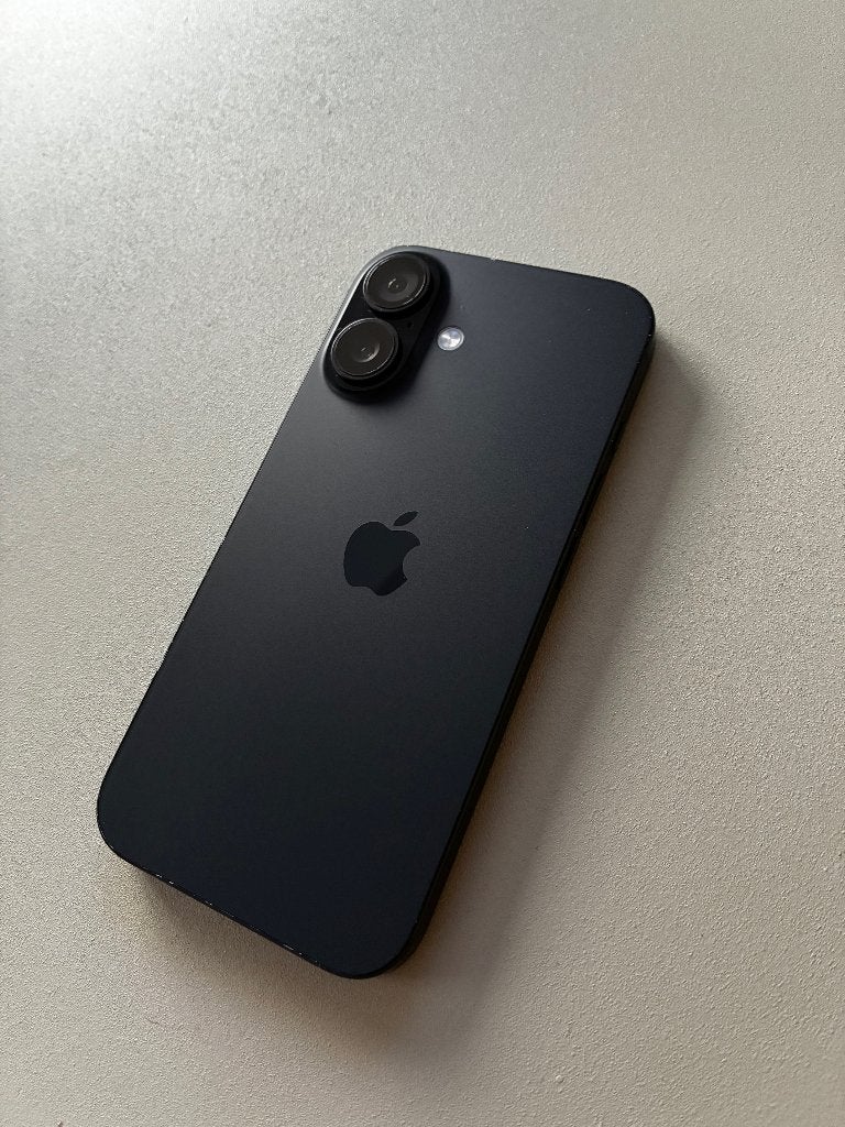 Foto 6 van Apple iPhone 16 256GB met nieuwe originele batterij (100%)