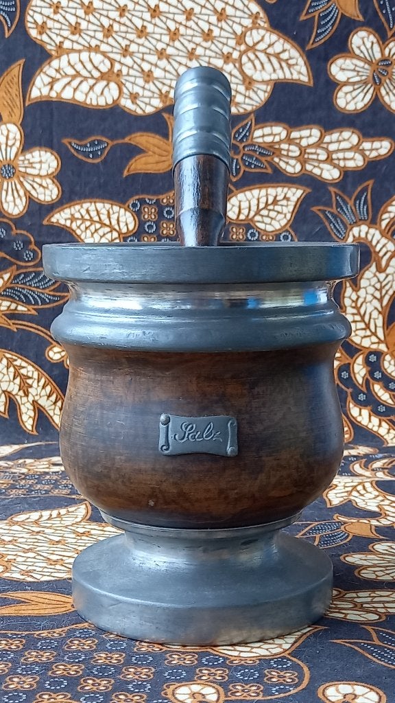 Mooie antieke zout vijzel uit Duitsland van hout en tin., Antiek en Kunst, Ophalen of Verzenden