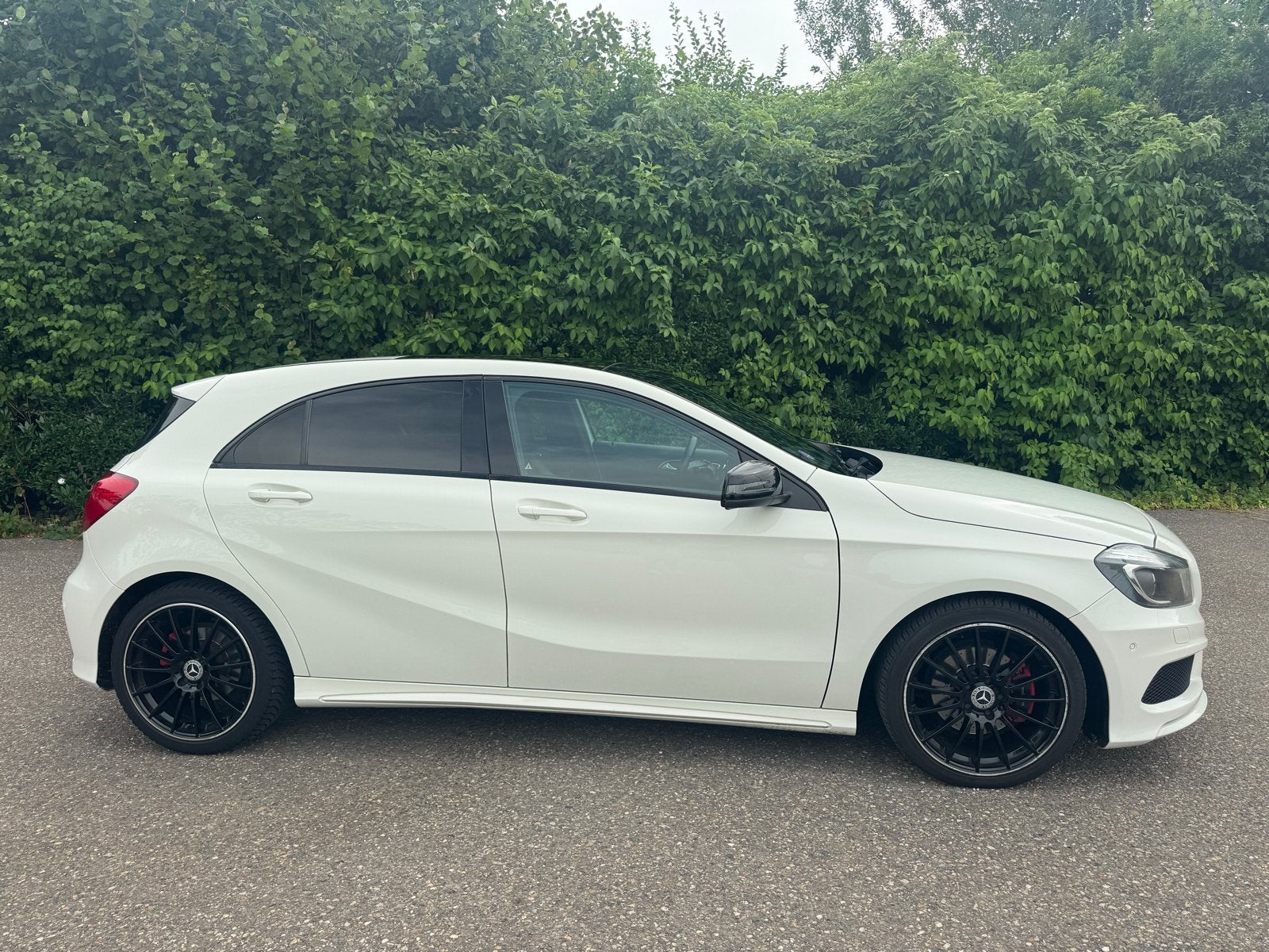 Mercedes-Benz A-Klasse A180 1.6 Blue EFF Aut7 2014 Wit, Auto's, 1295 kg, 4 cilinders, 1200 kg, Particulier