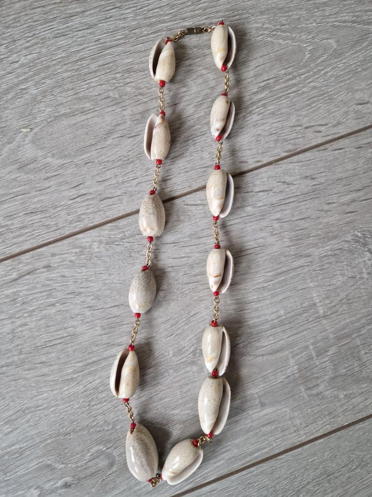 Vintage schelpen ketting, Sieraden, Tassen en Uiterlijk, Kettingen, Ophalen of Verzenden, Gebruikt, Beige, Overige materialen