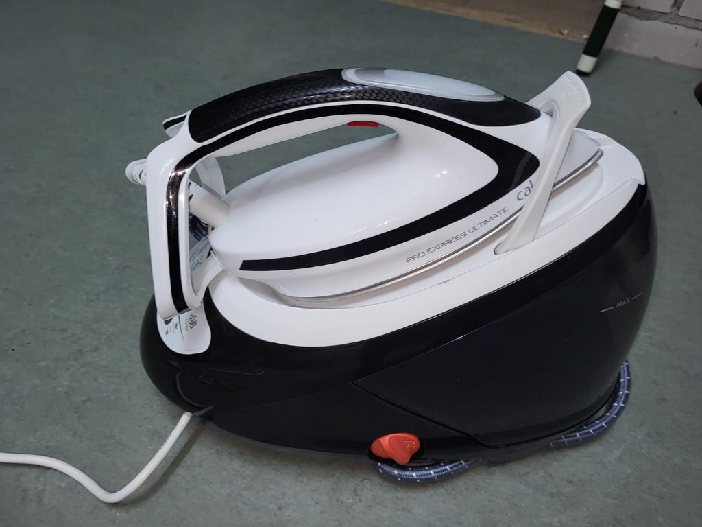 Calor GV9550 Stoomgenerator - Nieuw in doos, Ophalen of Verzenden, Nieuw, Strijkijzer met snoer