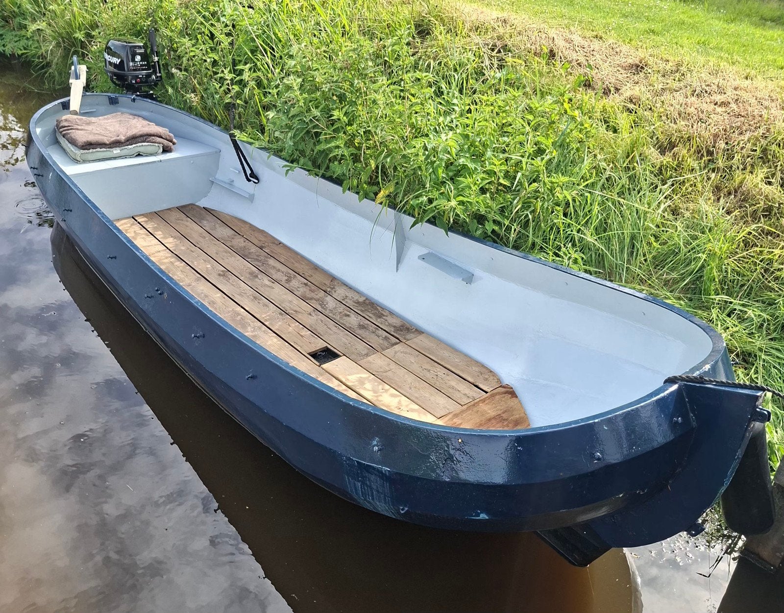 Varend Sloepje met helmstok, Watersport en Boten, Ophalen, Staal